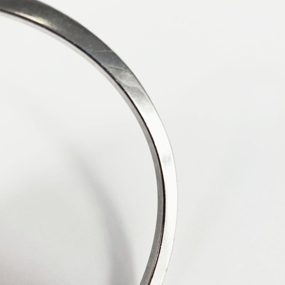 Express Set of 2 Silver Wavy Bangle Bracelets - Picture 4 of 4